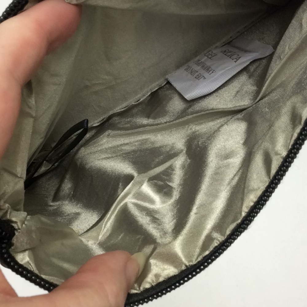 RFID Blocking Wristlet - Picture 4 of 5